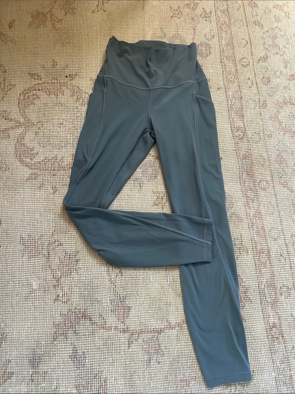 Lululemon yoga pants